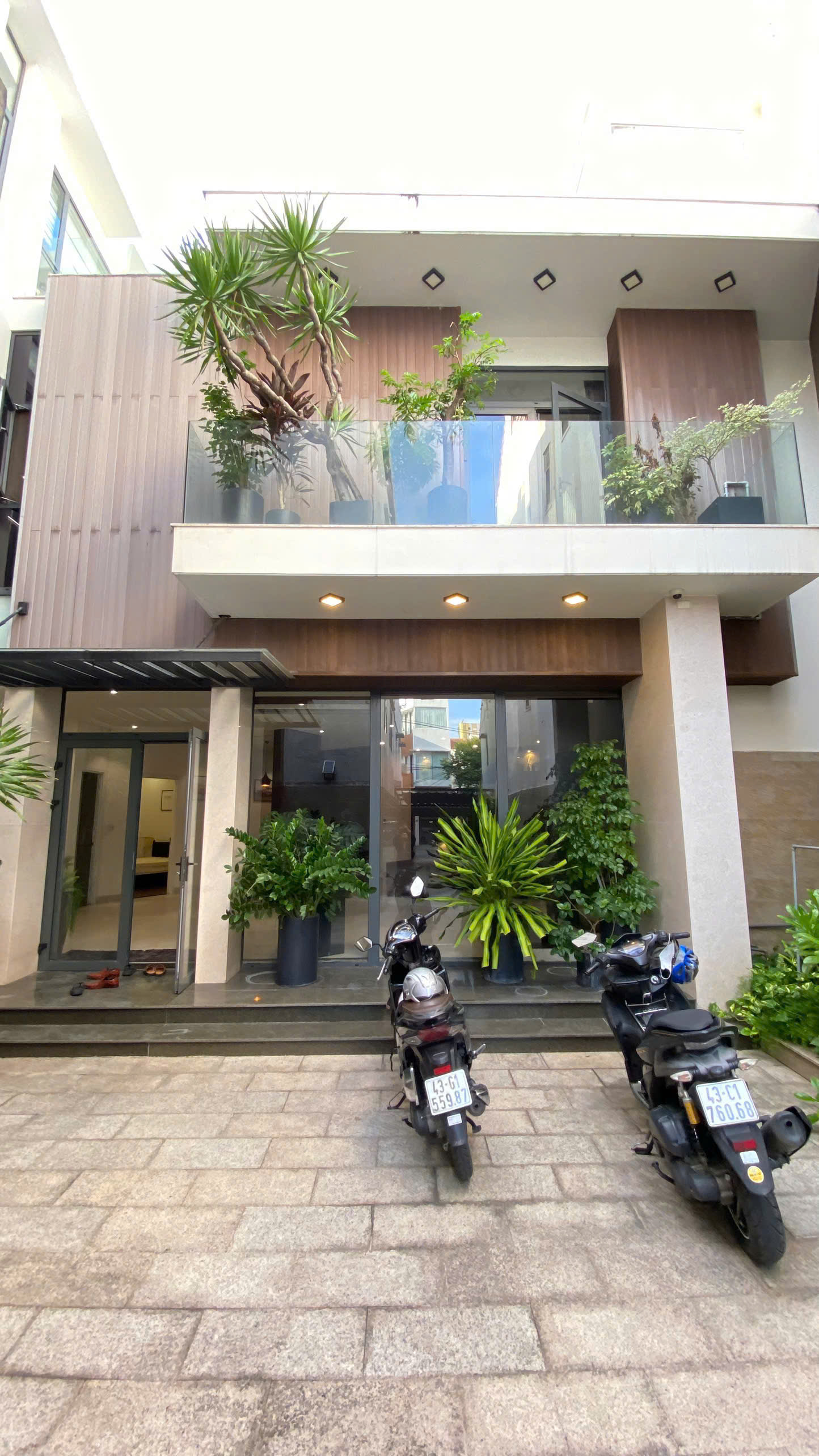 Mặt tiền biệt thự 72 Lê Hồng Phong